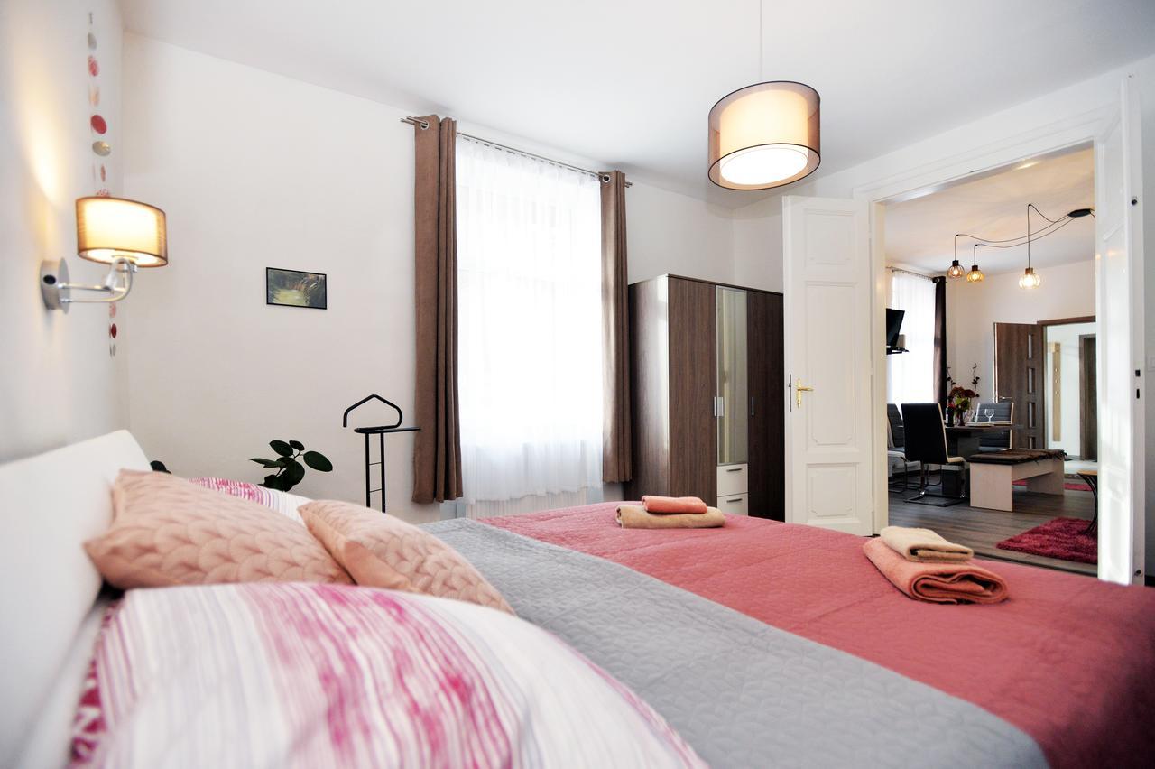 Nobilis Apartman Егер Екстериор снимка