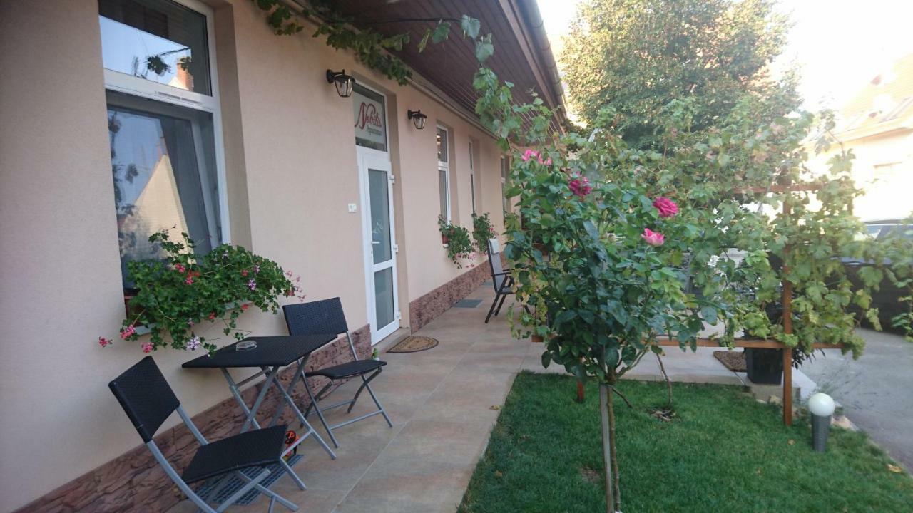 Nobilis Apartman Егер Екстериор снимка
